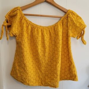 Universal Thread Eyelet Cropped Mustard Top Tie Sleeves Size  Small 100% Cotton